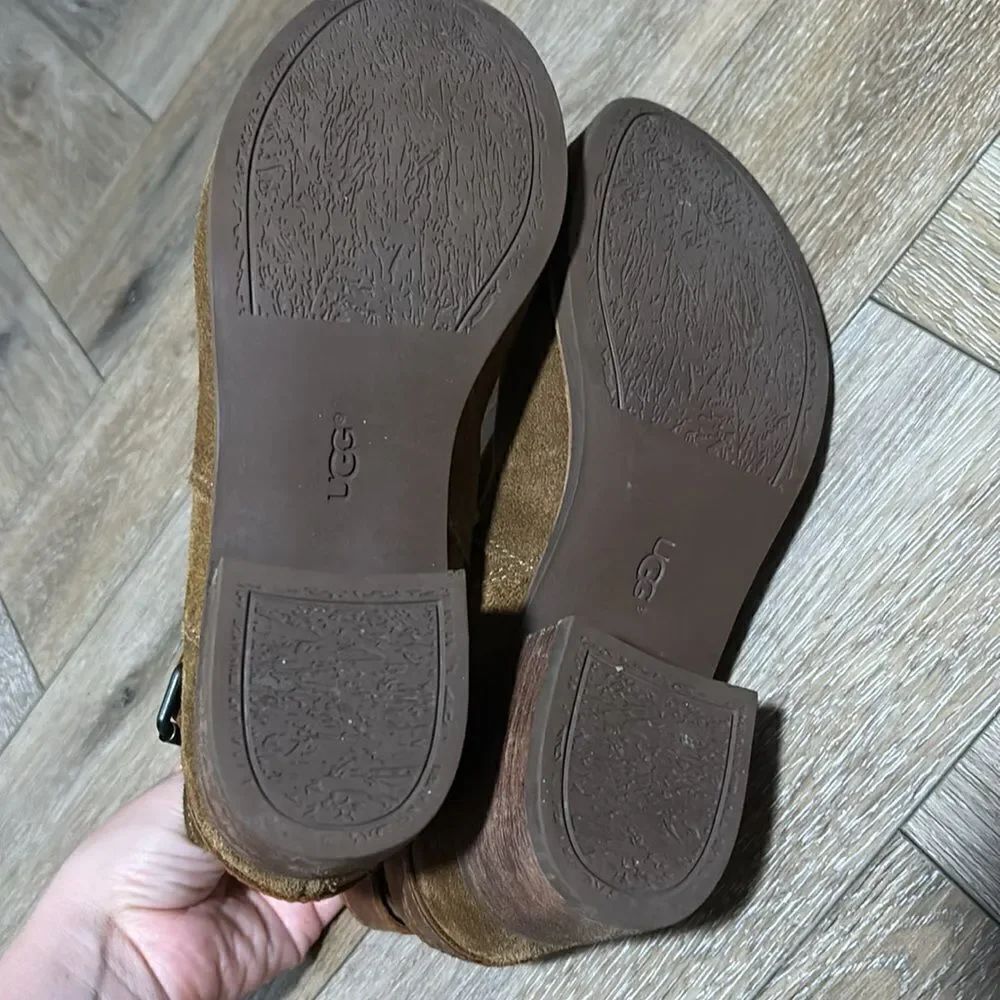 Ugg Volta Booties - Picture 3 of 7